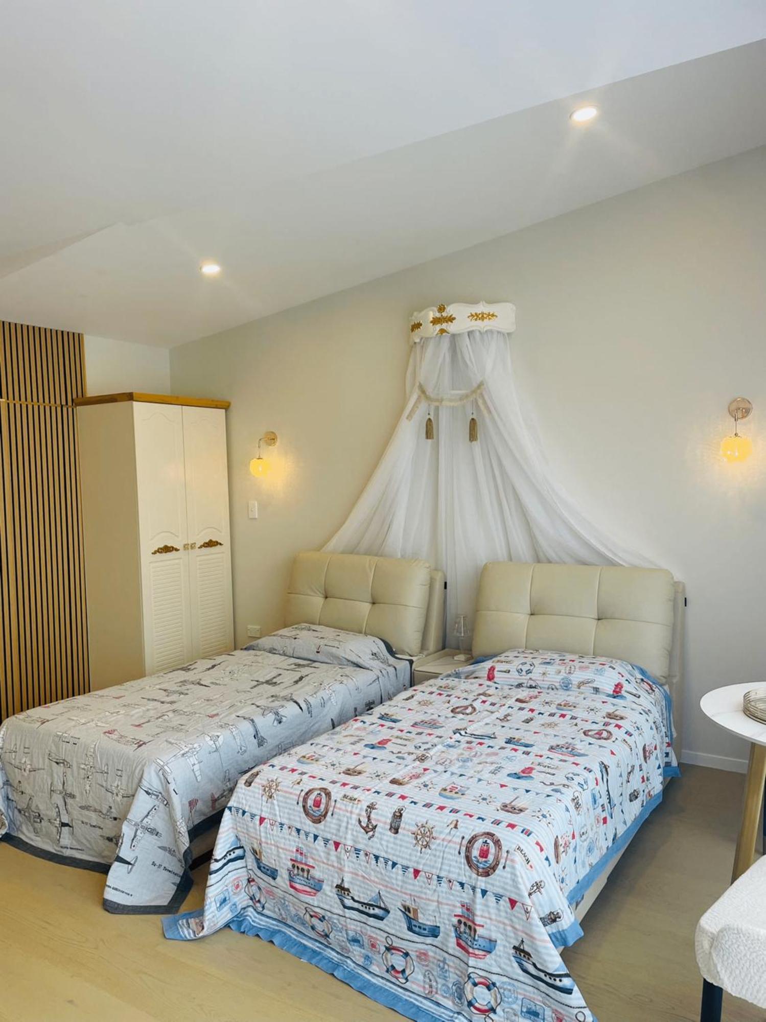 Delightful Little House & Chateau Charme Suite Оукланд Екстериор снимка